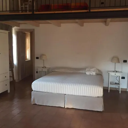 Agriturismo Santa Laura *
